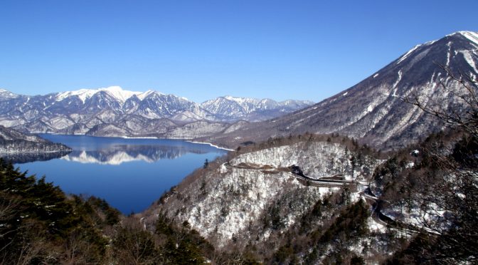 改めて半月開通。と男体開山